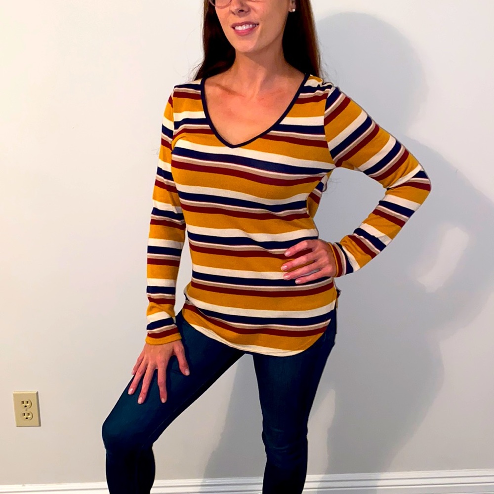 Striped V-neck longsleeve shirt